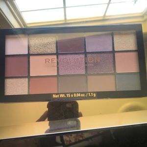 Makeup revolution makeup palette